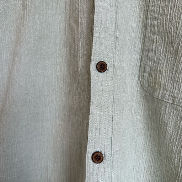 Patagonia Men’s Organic Textured Cotton Button Down Shirt - Picture 6 of 12